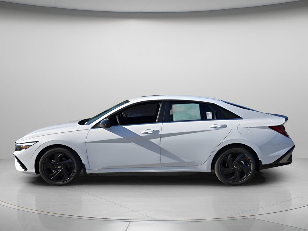 New 2026 Hyundai Elantra SEL Sport Premium FWD image 2