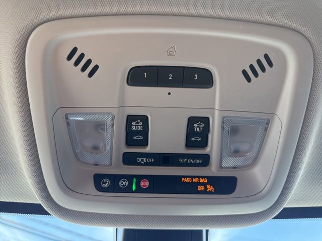 Used 2020 Chevrolet Traverse RS image 36