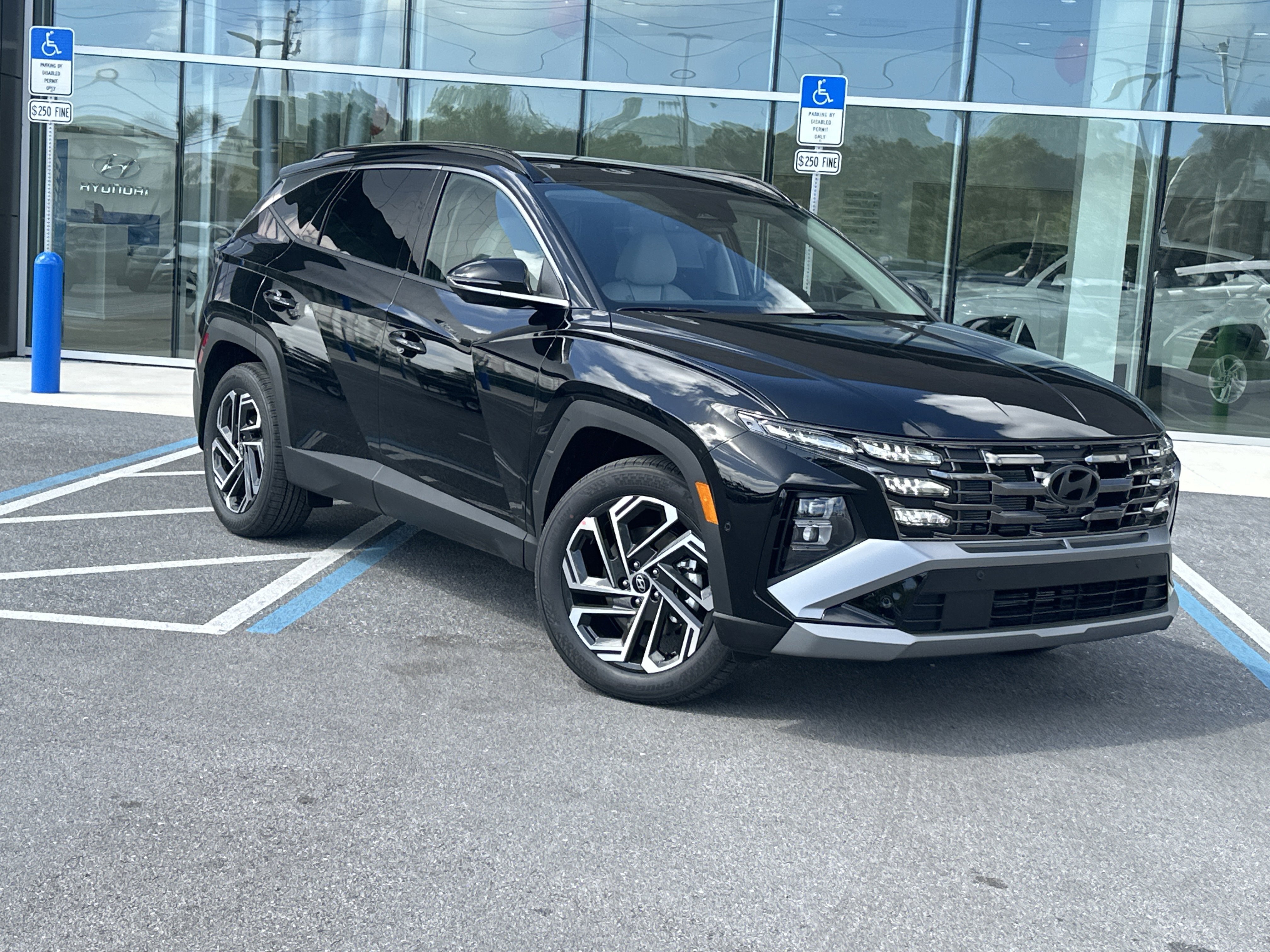 New 2026 Hyundai Tucson Limited FWD image 2