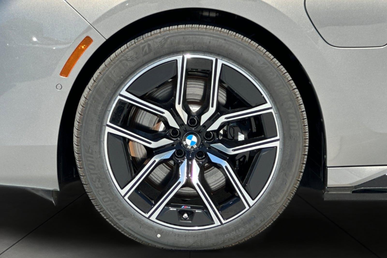 New 2026 BMW 750e xDrive w/ Executive Package AWD/4WD image 25