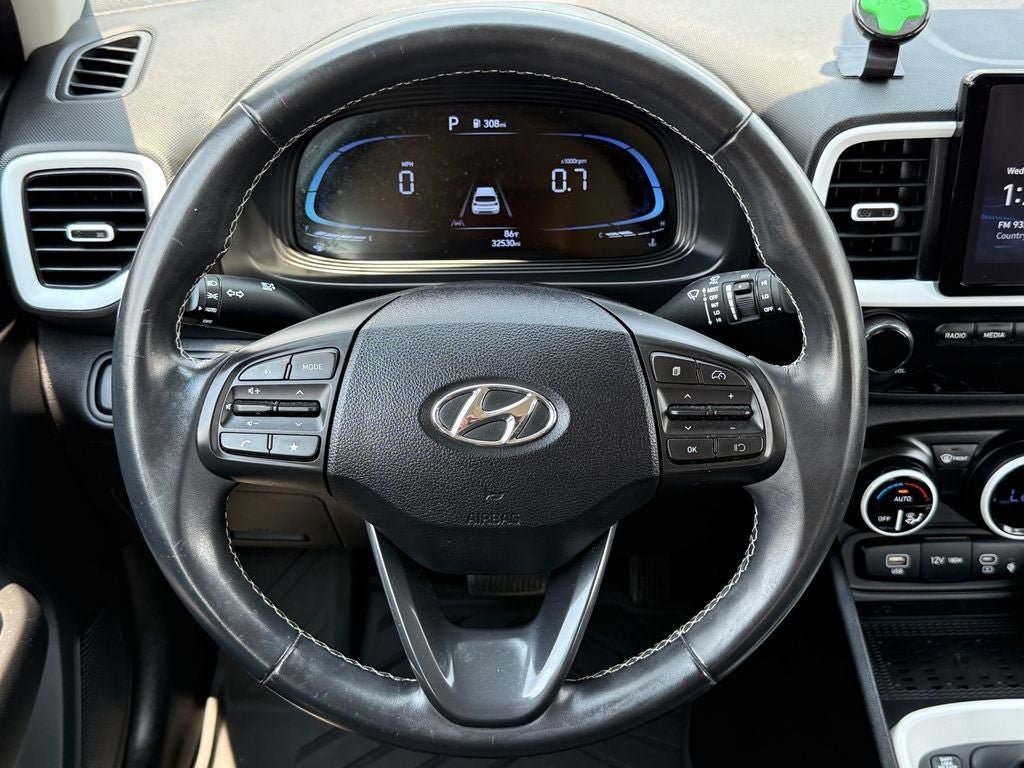 Used 2024 Hyundai Venue Limited FWD image 20
