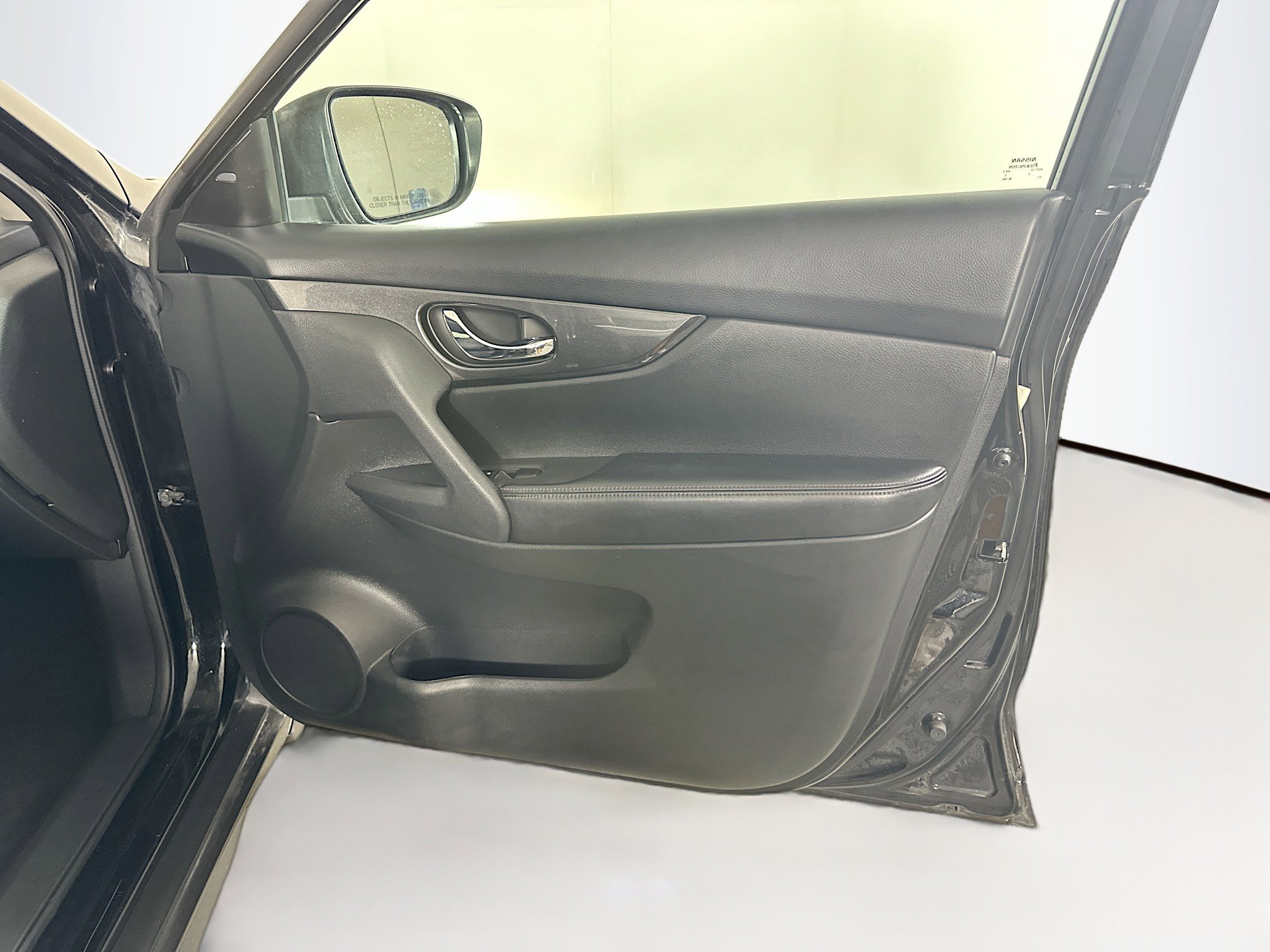 Used 2017 Nissan Rogue SV FWD image 30
