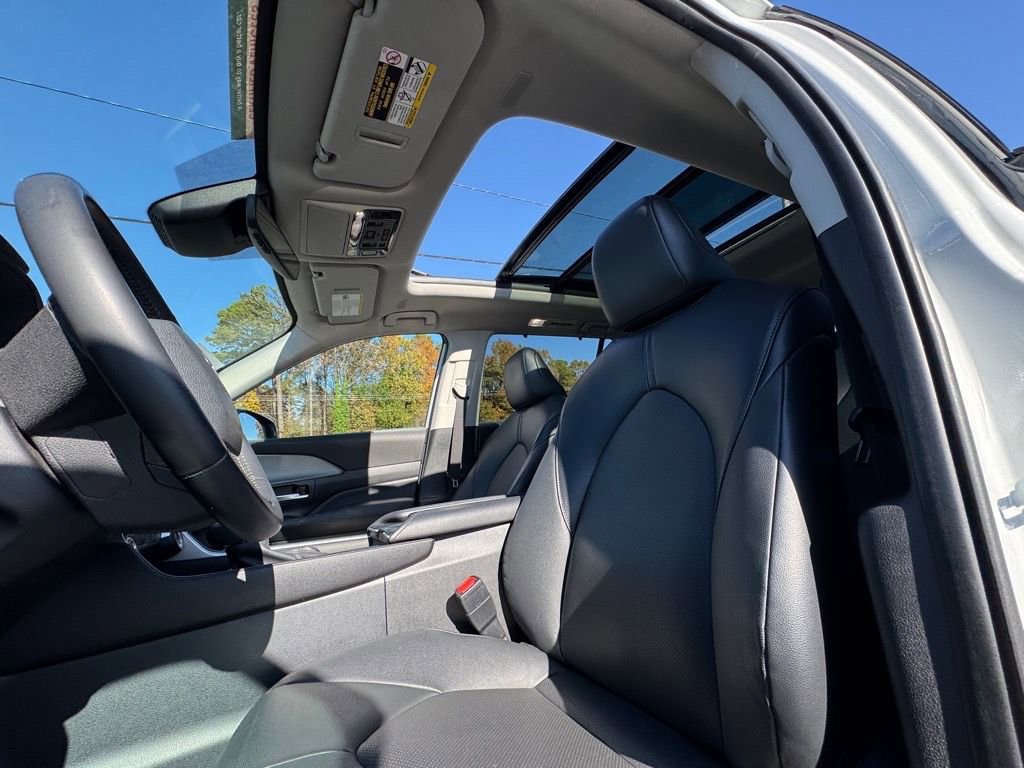 Used 2024 Toyota Grand Highlander XLE image 17