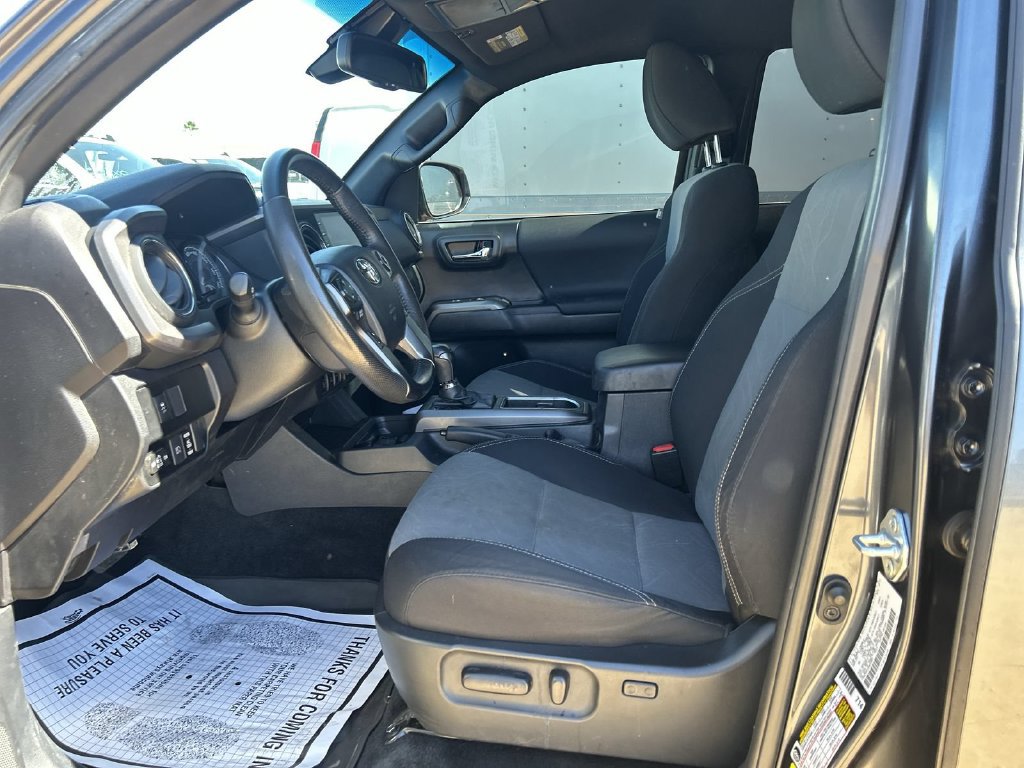 Used 2022 Toyota Tacoma TRD Sport w/ Technology Package RWD image 24