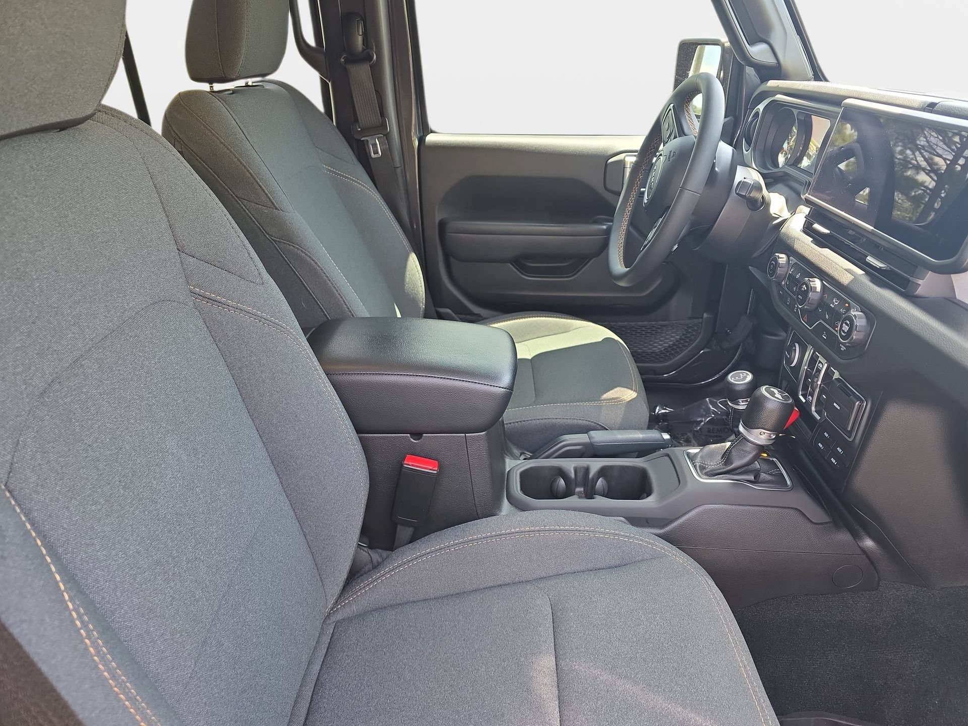 Used 2024 Jeep Wrangler Unlimited Sport AWD/4WD image 10