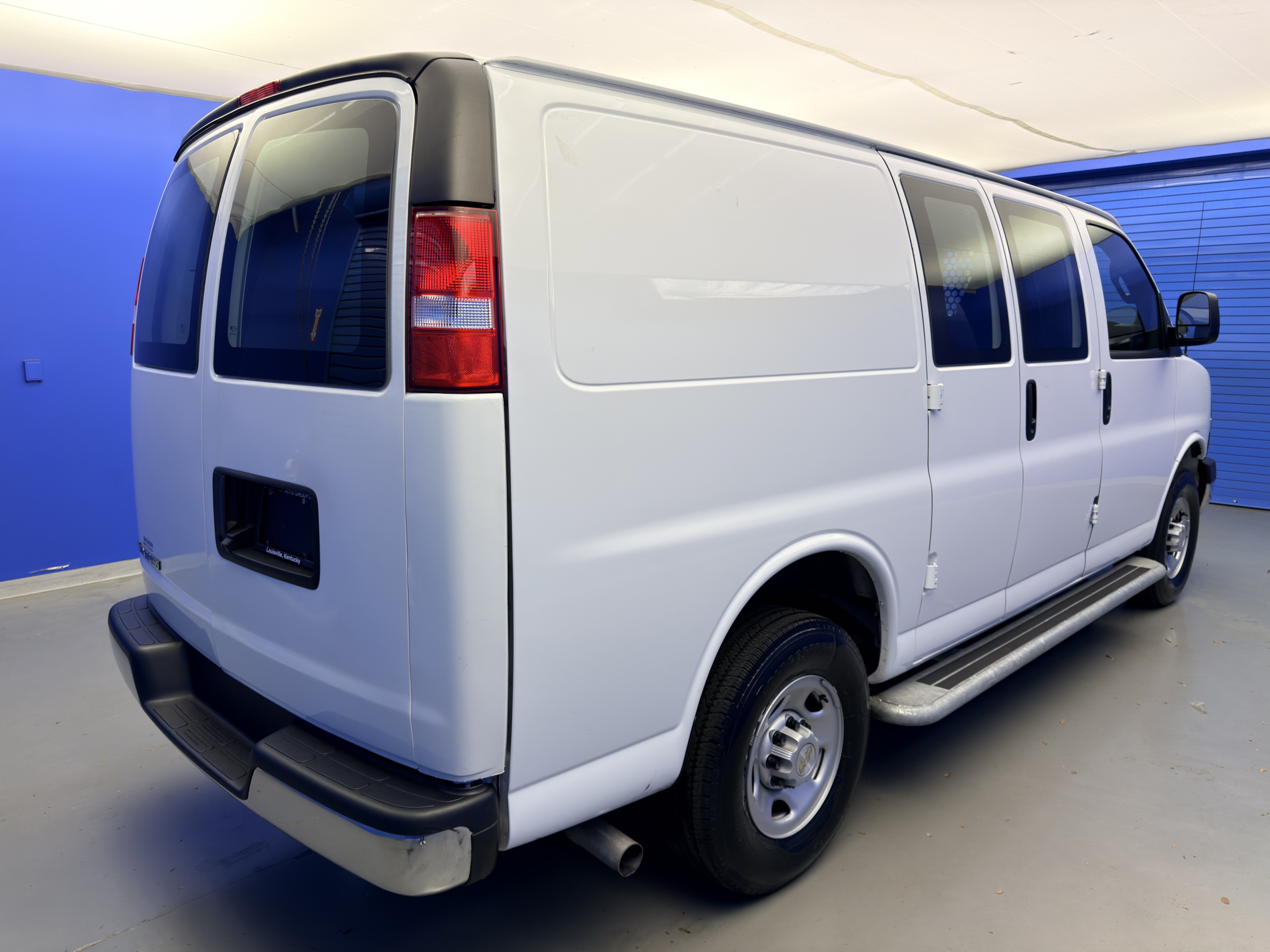 Used 2024 Chevrolet Express 2500 w/ Driver Convenience Package RWD image 7