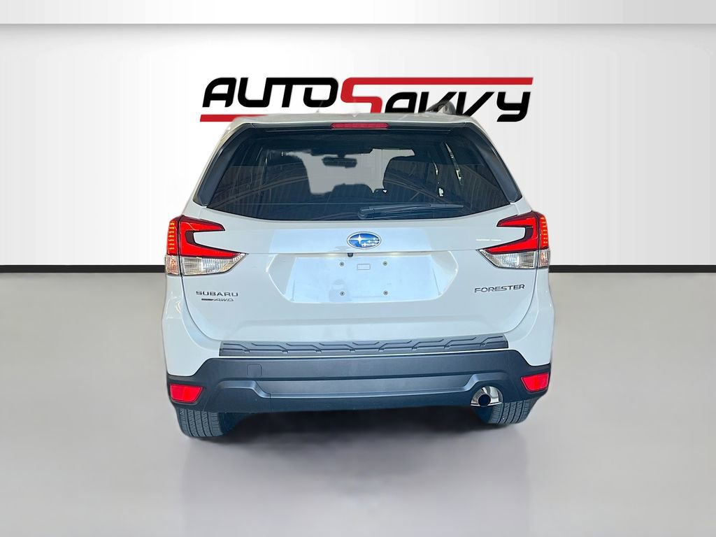 Used 2023 Subaru Forester Premium image 6