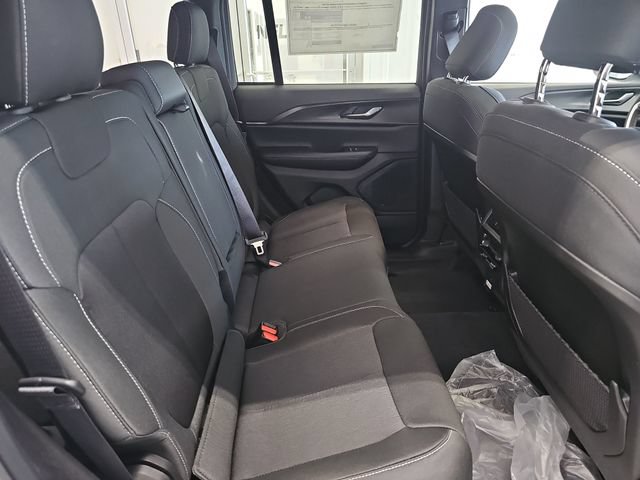 New 2026 Jeep Grand Cherokee Laredo X AWD/4WD image 32
