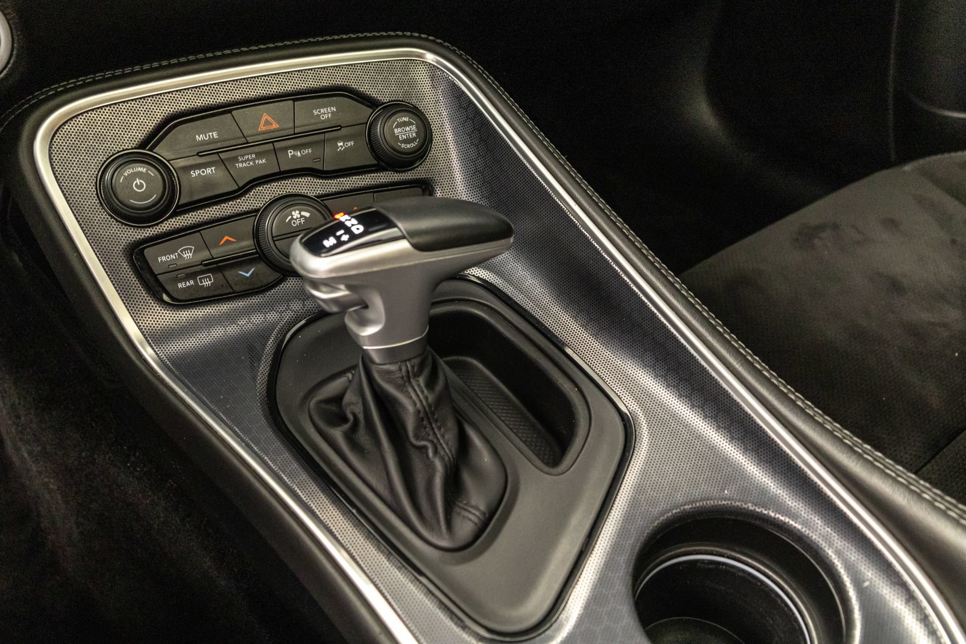 Used 2018 Dodge Challenger R/T Scat Pack w/ Leather Interior Group RWD image 27