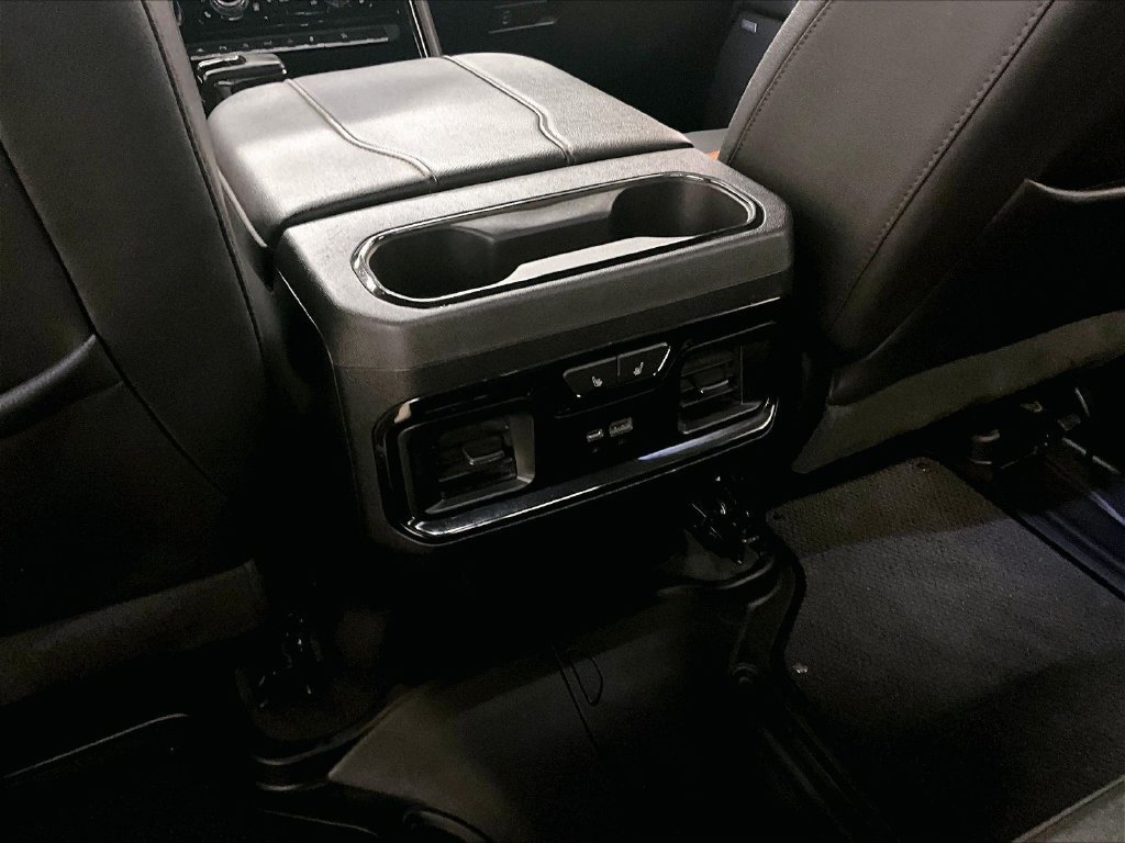 Used 2024 GMC Sierra 1500 AT4 w/ Technology Package AWD/4WD image 11
