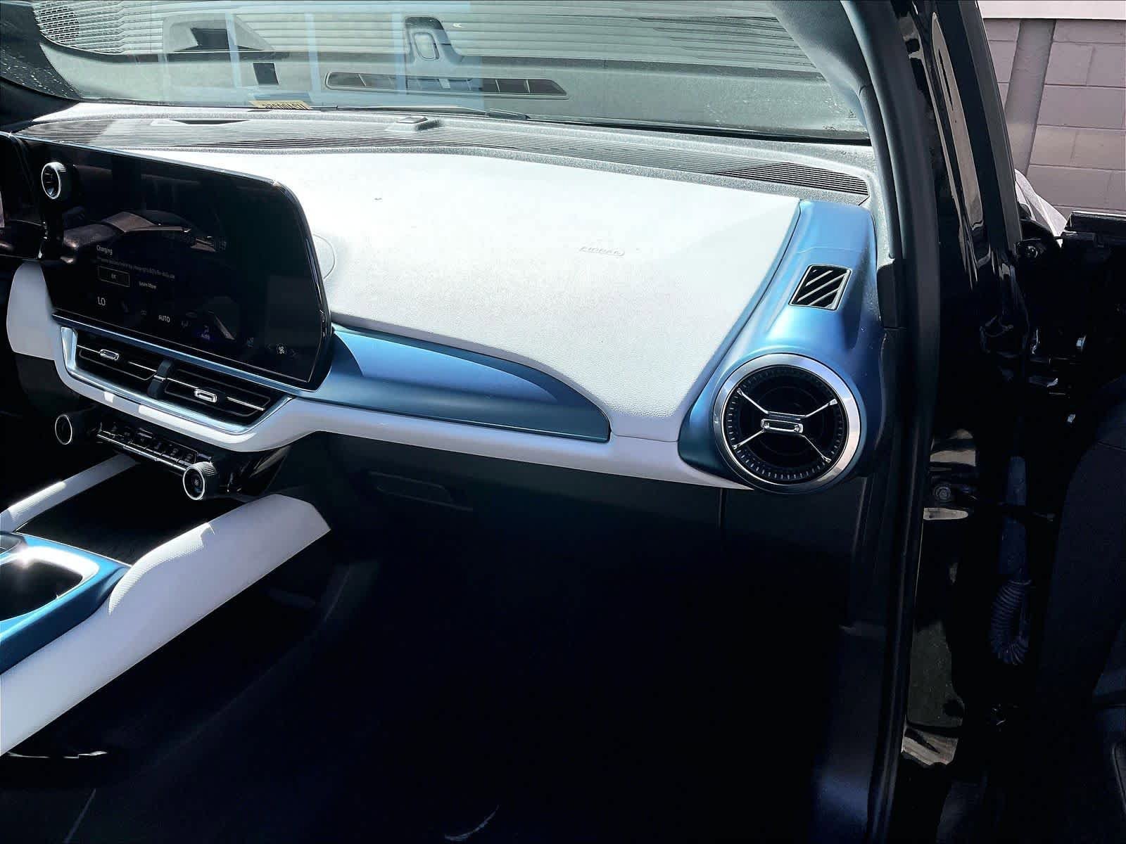 Used 2025 Chevrolet Equinox EV LT FWD image 13
