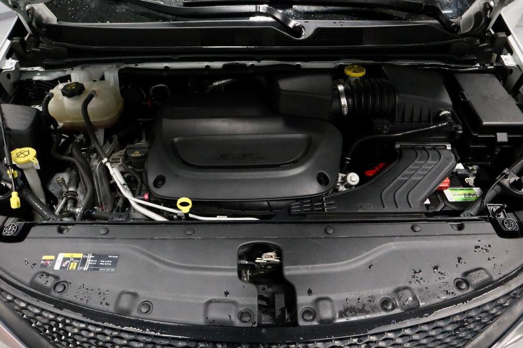 Used 2023 Chrysler Voyager LX image 16
