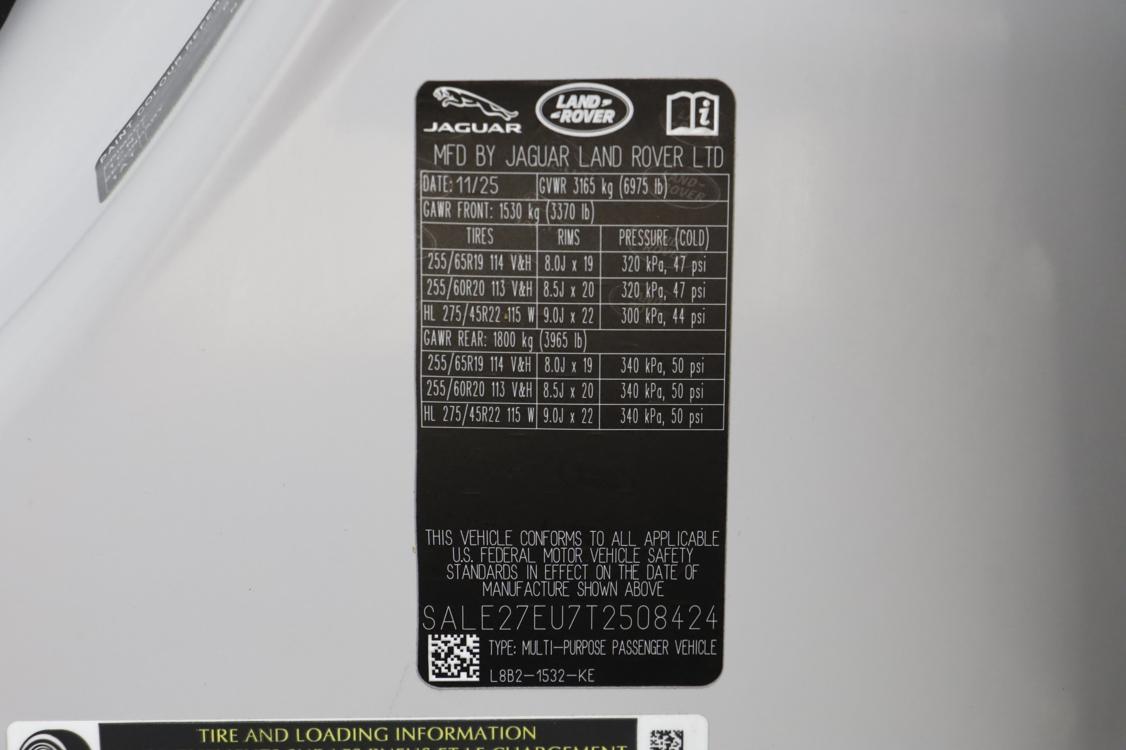 Certified 2026 Land Rover Defender 110 X-Dynamic SE AWD/4WD image 29