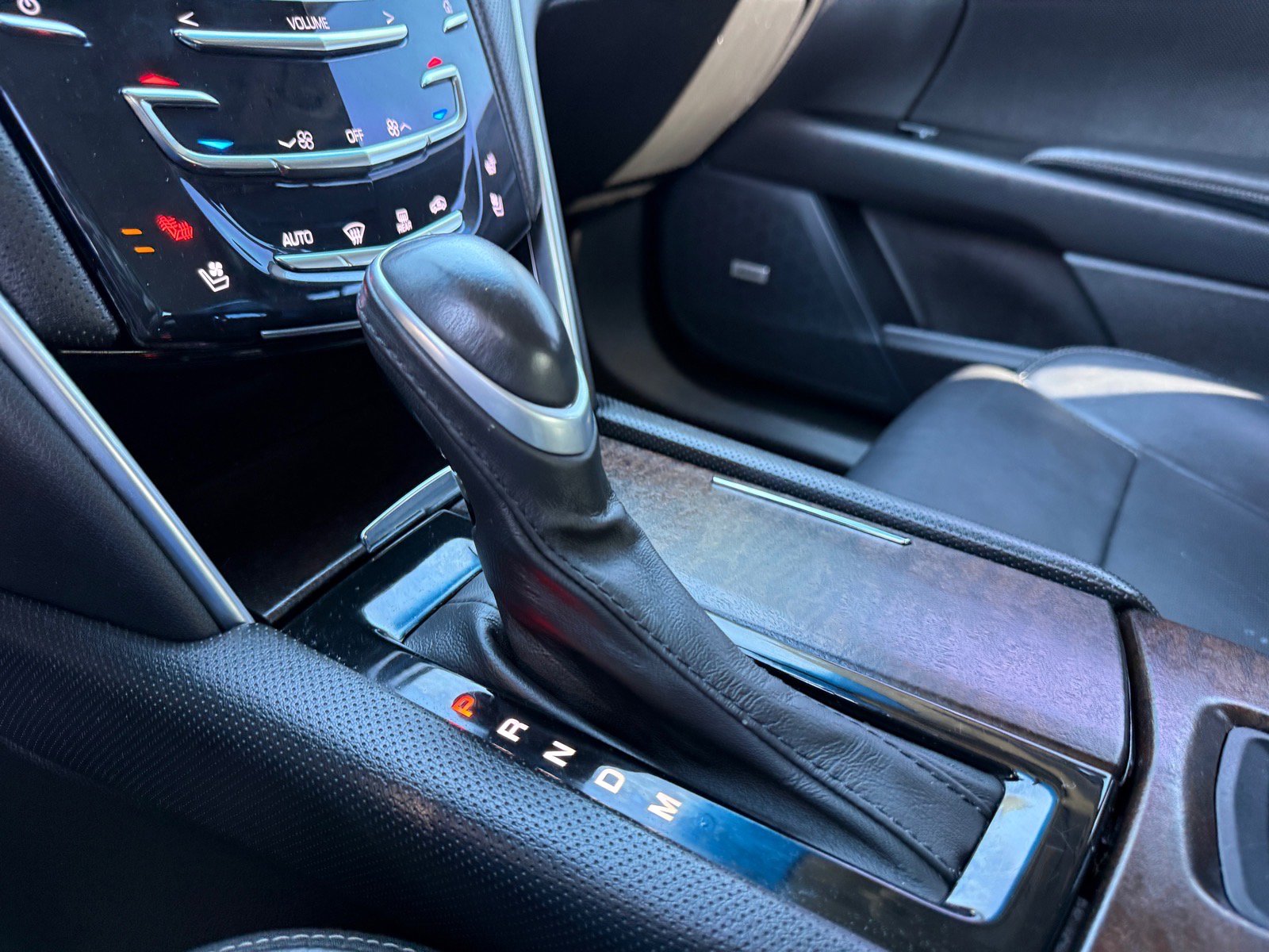 Used 2019 Cadillac XTS Luxury image 27