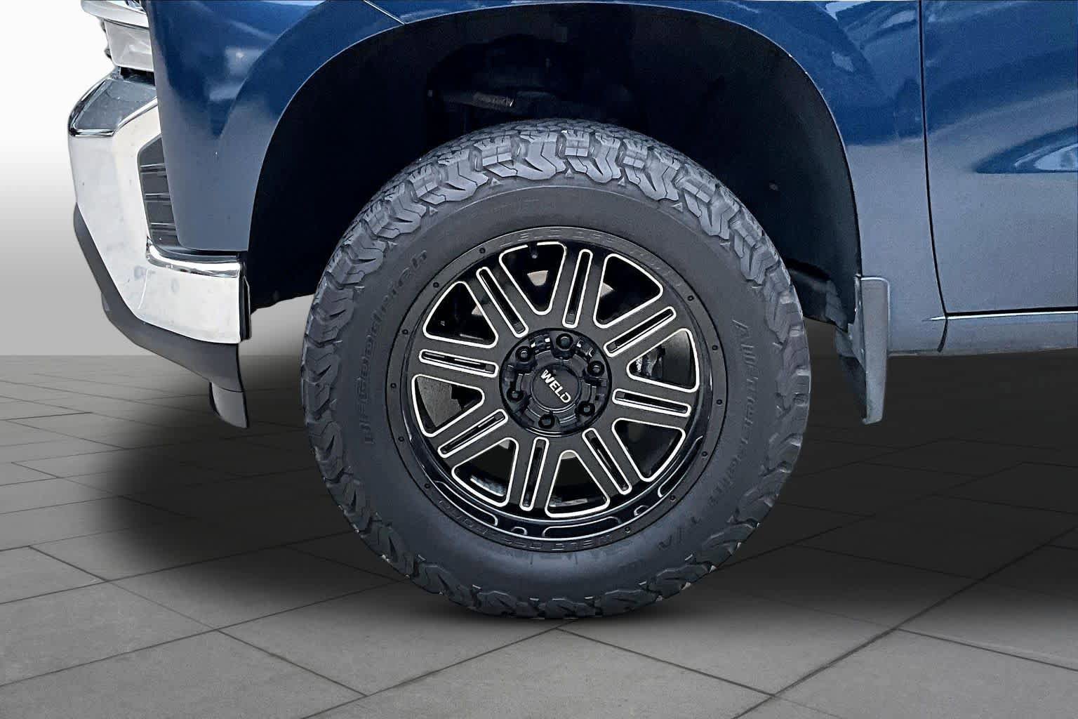 Used 2020 Chevrolet Silverado 1500 LT AWD/4WD image 11