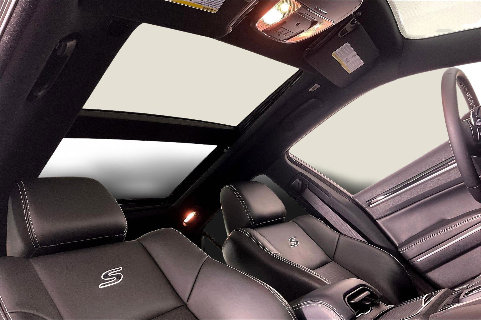 Used 2023 Chrysler 300 S w/ Comfort Group image 27