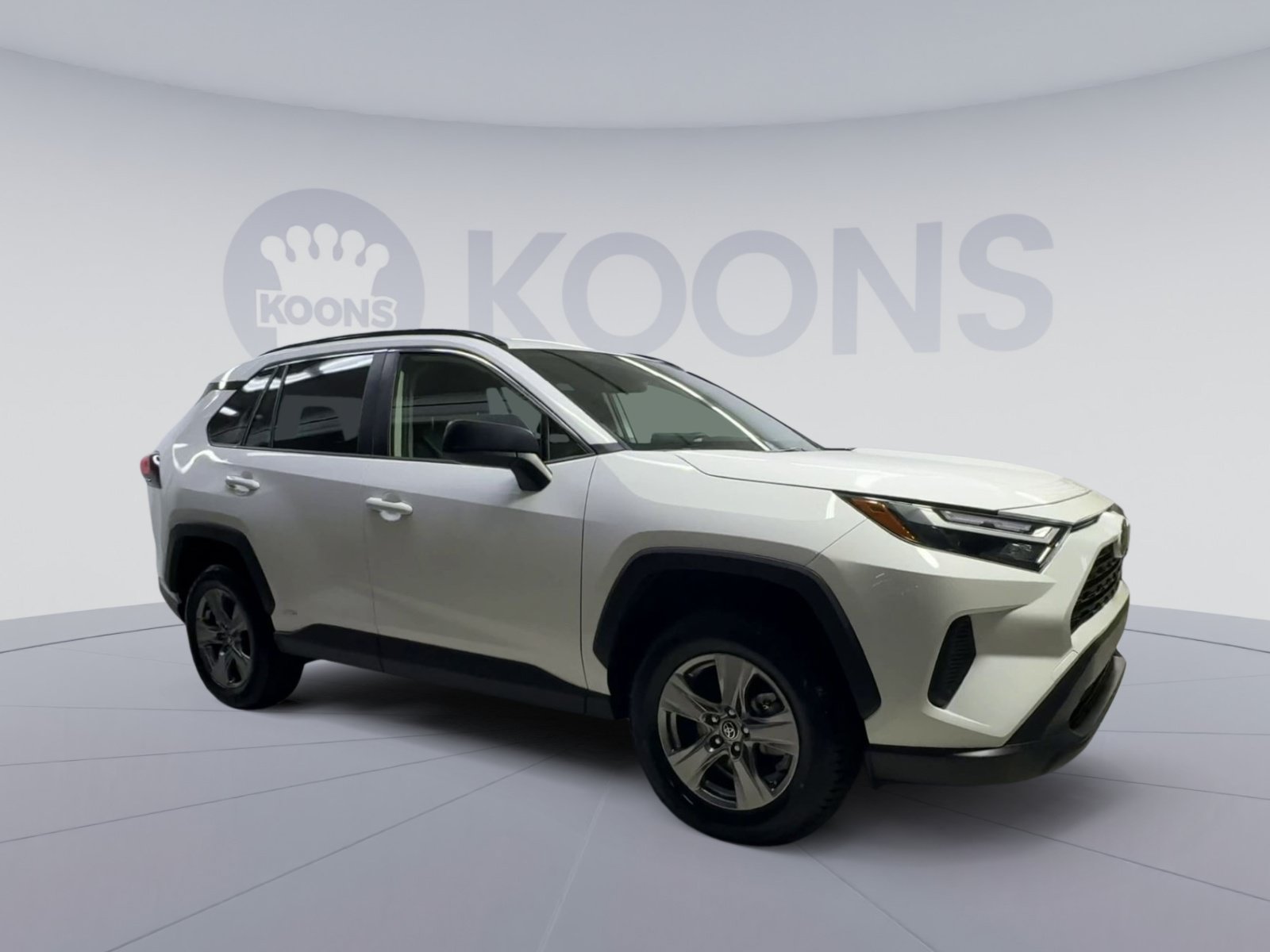 Used 2025 Toyota RAV4 LE AWD/4WD image 2