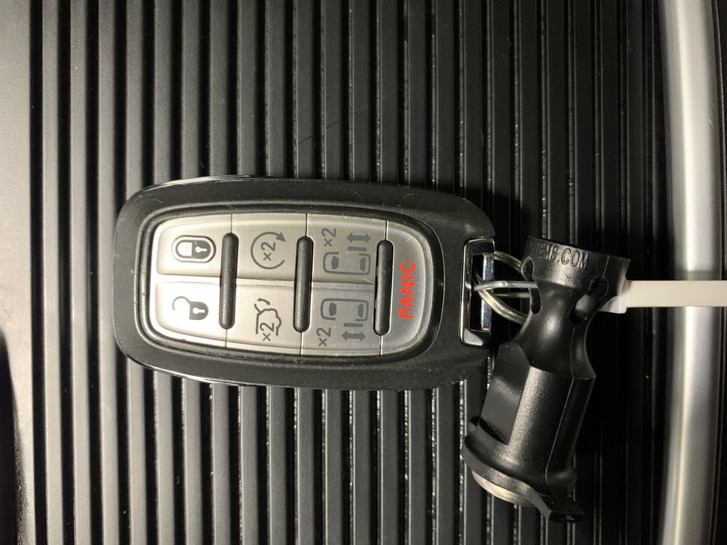 Used 2024 Chrysler Pacifica Touring-L FWD image 33