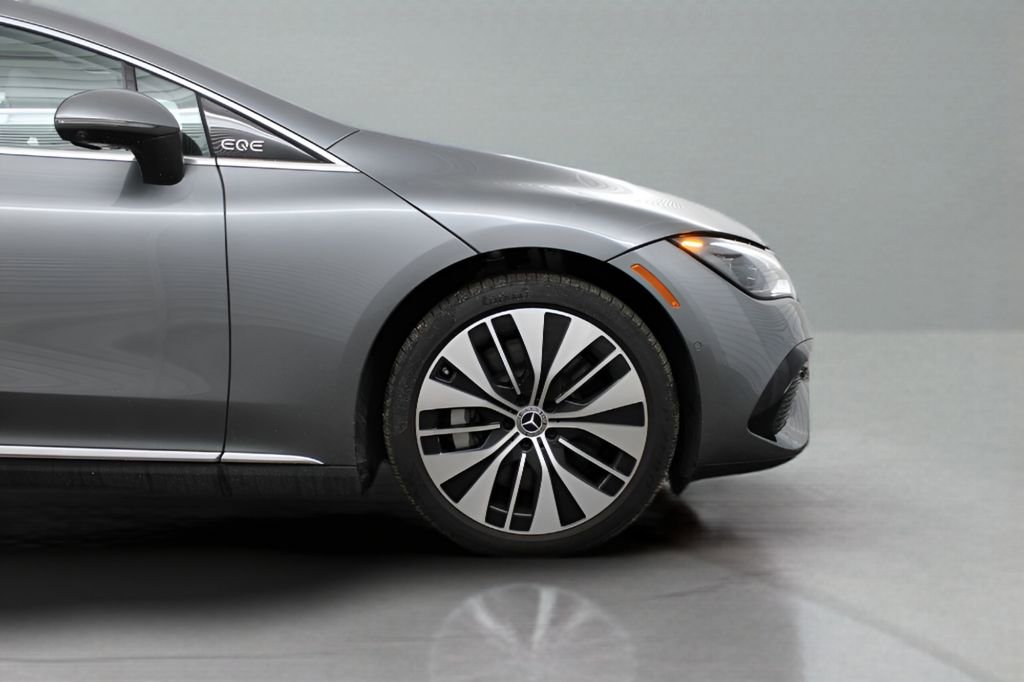 Used 2025 Mercedes-Benz EQE 350+ 4MATIC Sedan image 18