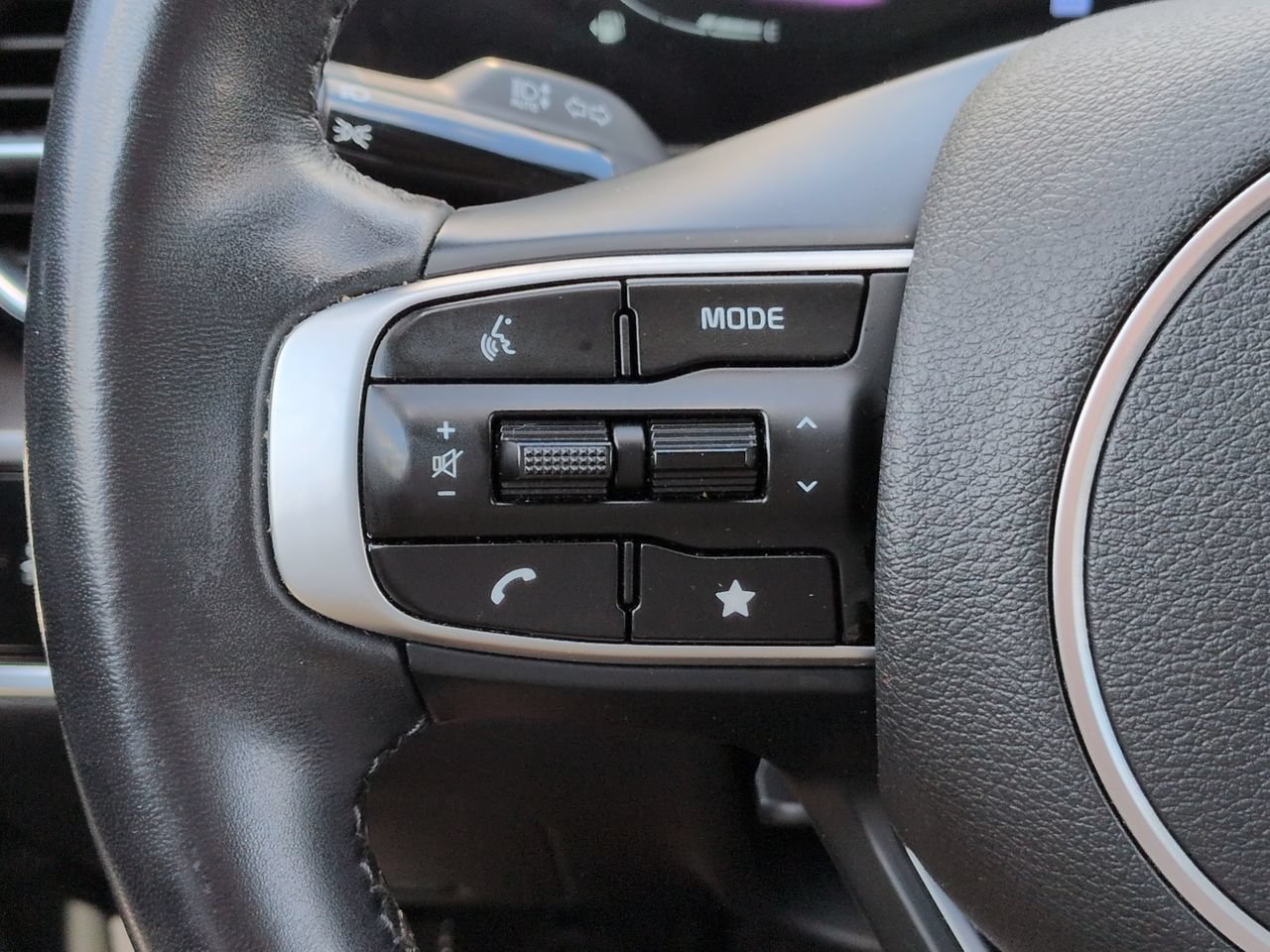 Certified 2024 Kia Sportage EX FWD image 25