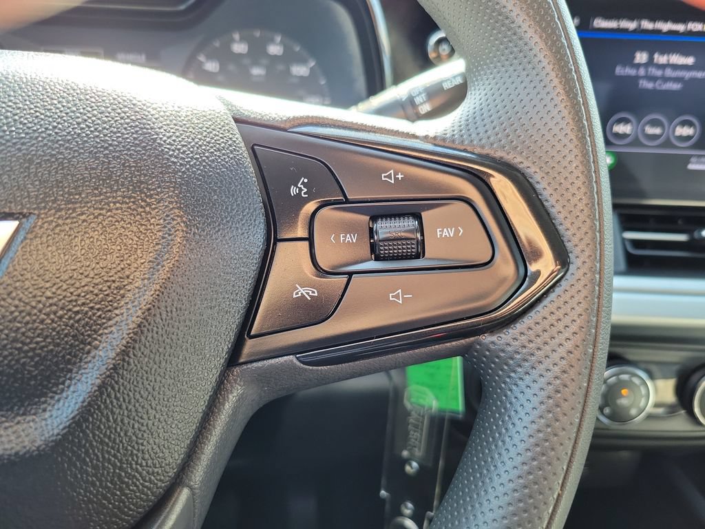 Used 2026 Chevrolet Trax LS FWD image 23