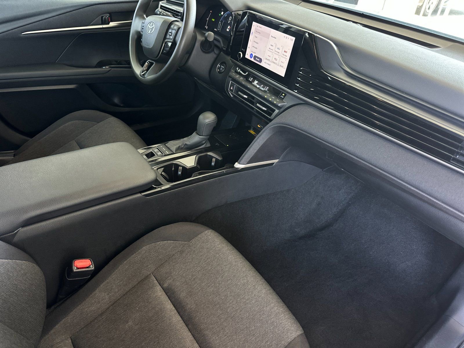 Used 2025 Toyota Camry LE FWD image 14