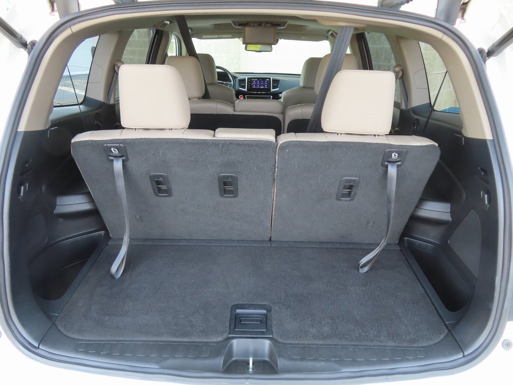 Used 2017 Honda Pilot Touring image 16