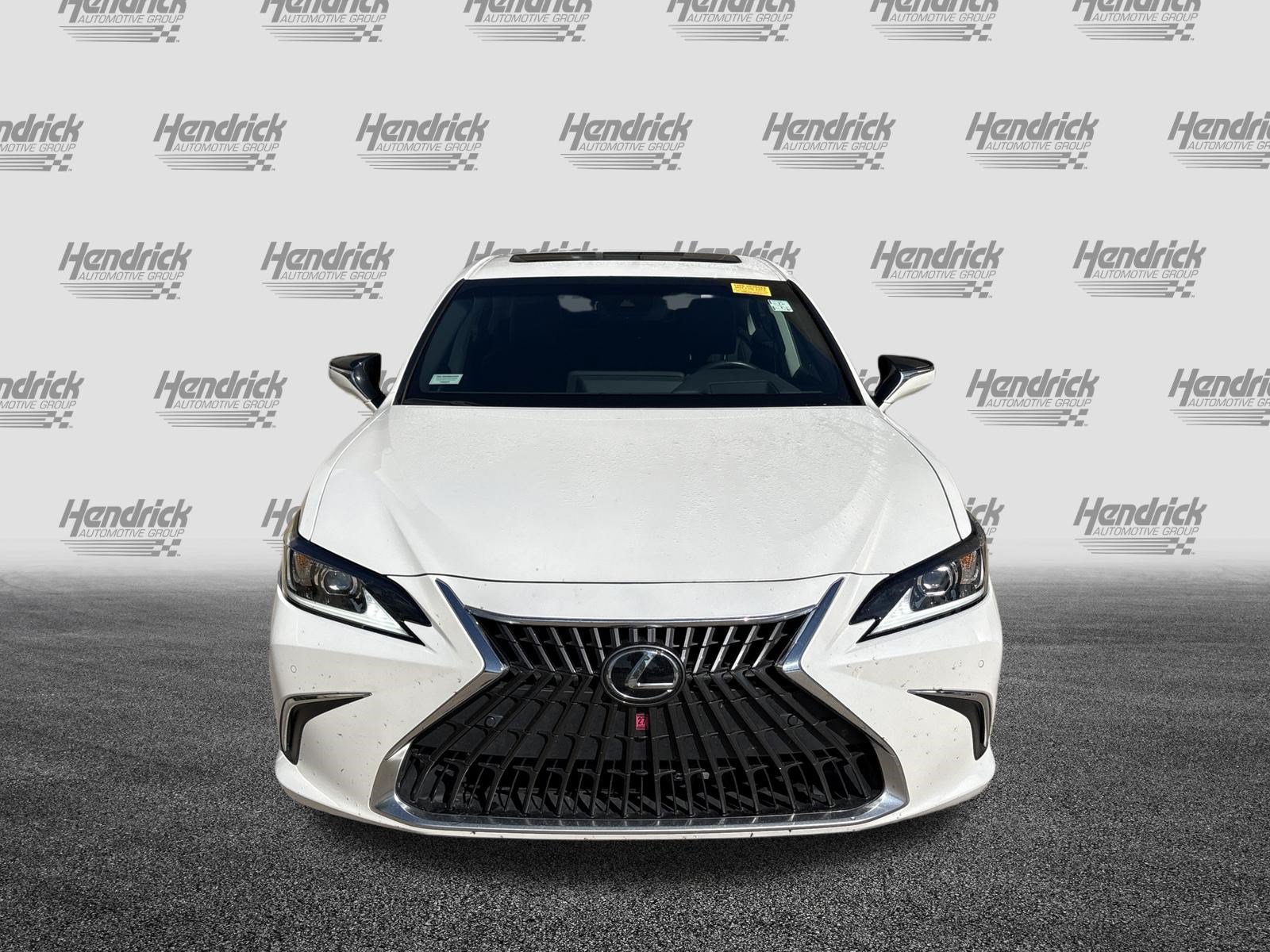 Used 2023 Lexus ES 300h w/ Accessory Package (Z2) FWD image 3