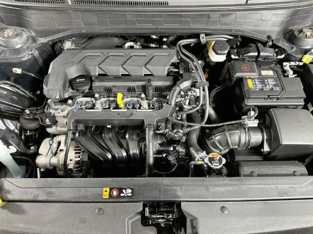 Used 2025 Hyundai Venue SEL FWD image 20