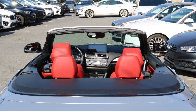Used 2015 BMW M235i Convertible image 9