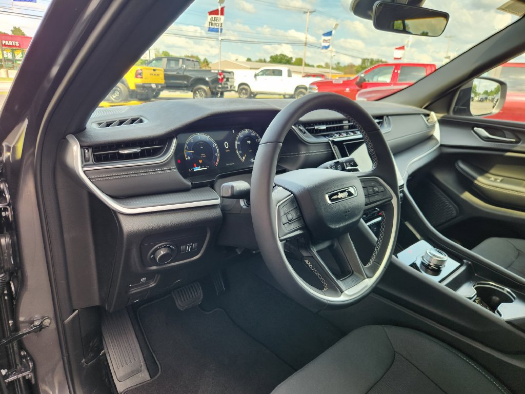 New 2026 Jeep Grand Cherokee Laredo X AWD/4WD image 25