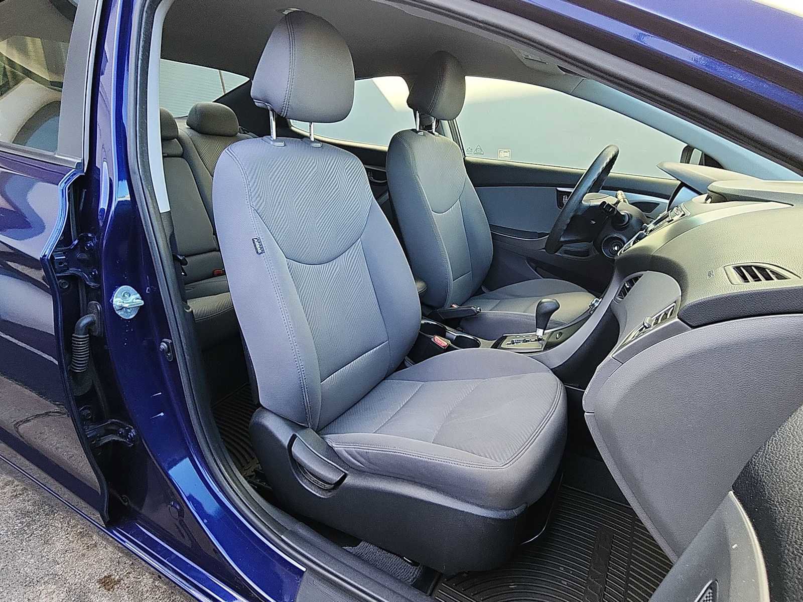 Used 2013 Hyundai Elantra GLS image 24