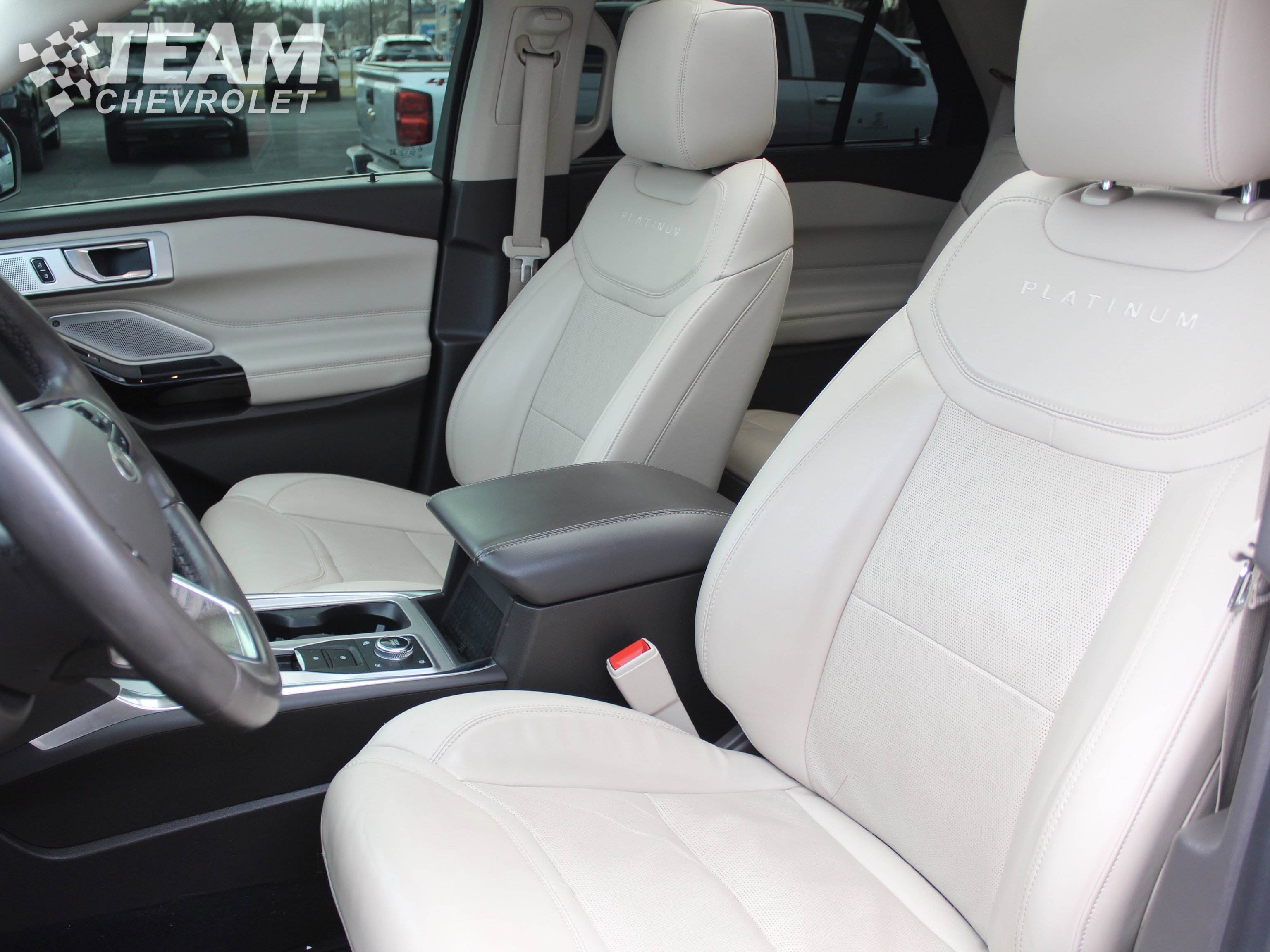 Used 2022 Ford Explorer Platinum w/ Equipment Group 601A image 11