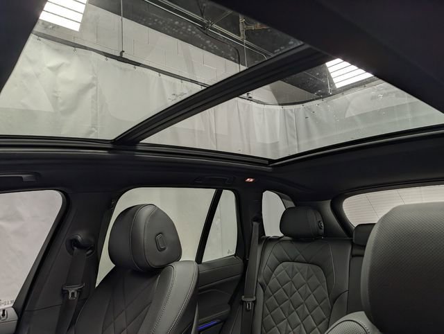 Used 2025 BMW X5 xDrive50e w/ M Sport Package image 11