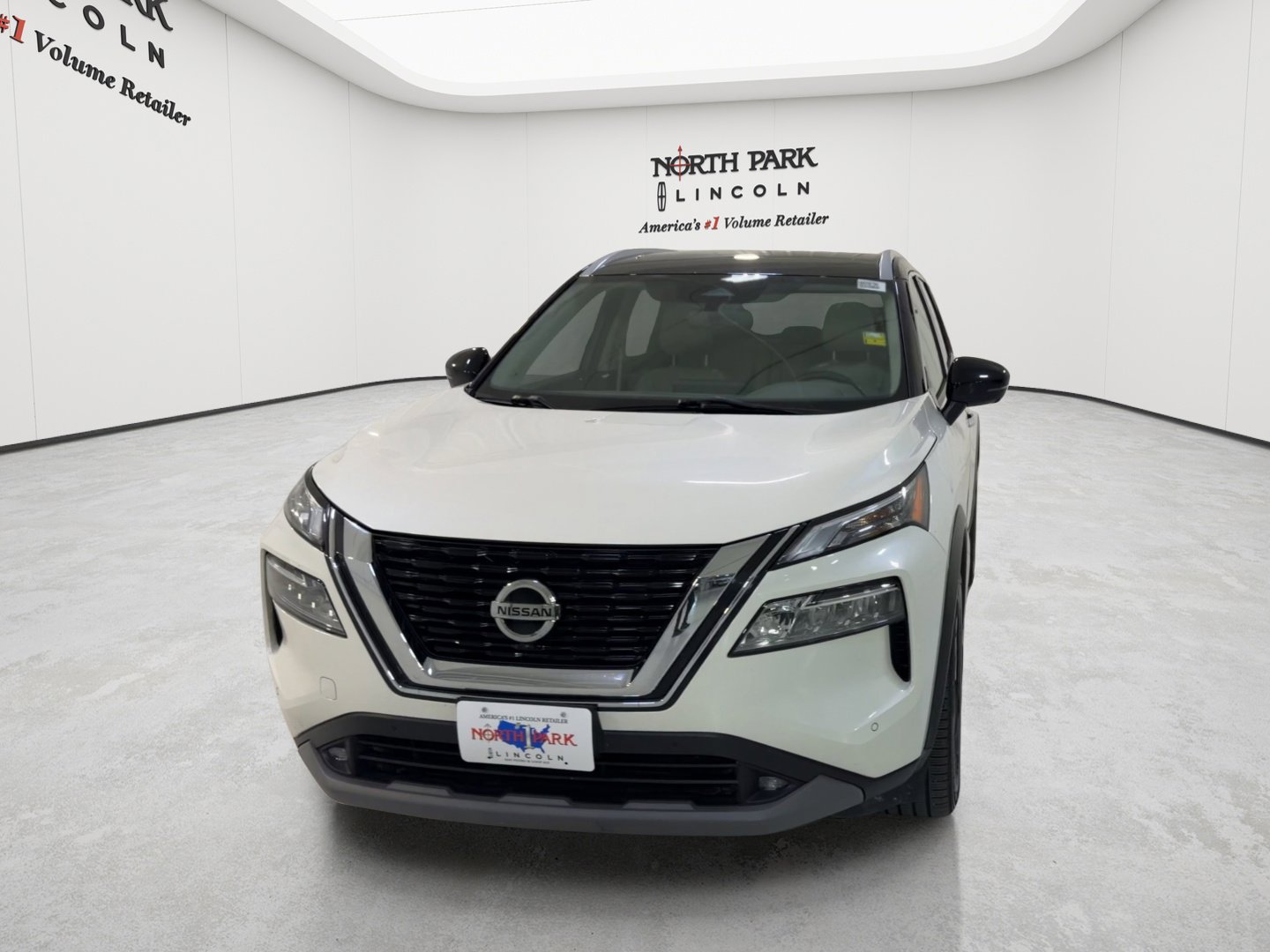 Used 2021 Nissan Rogue SL w/ Premium Package FWD image 4