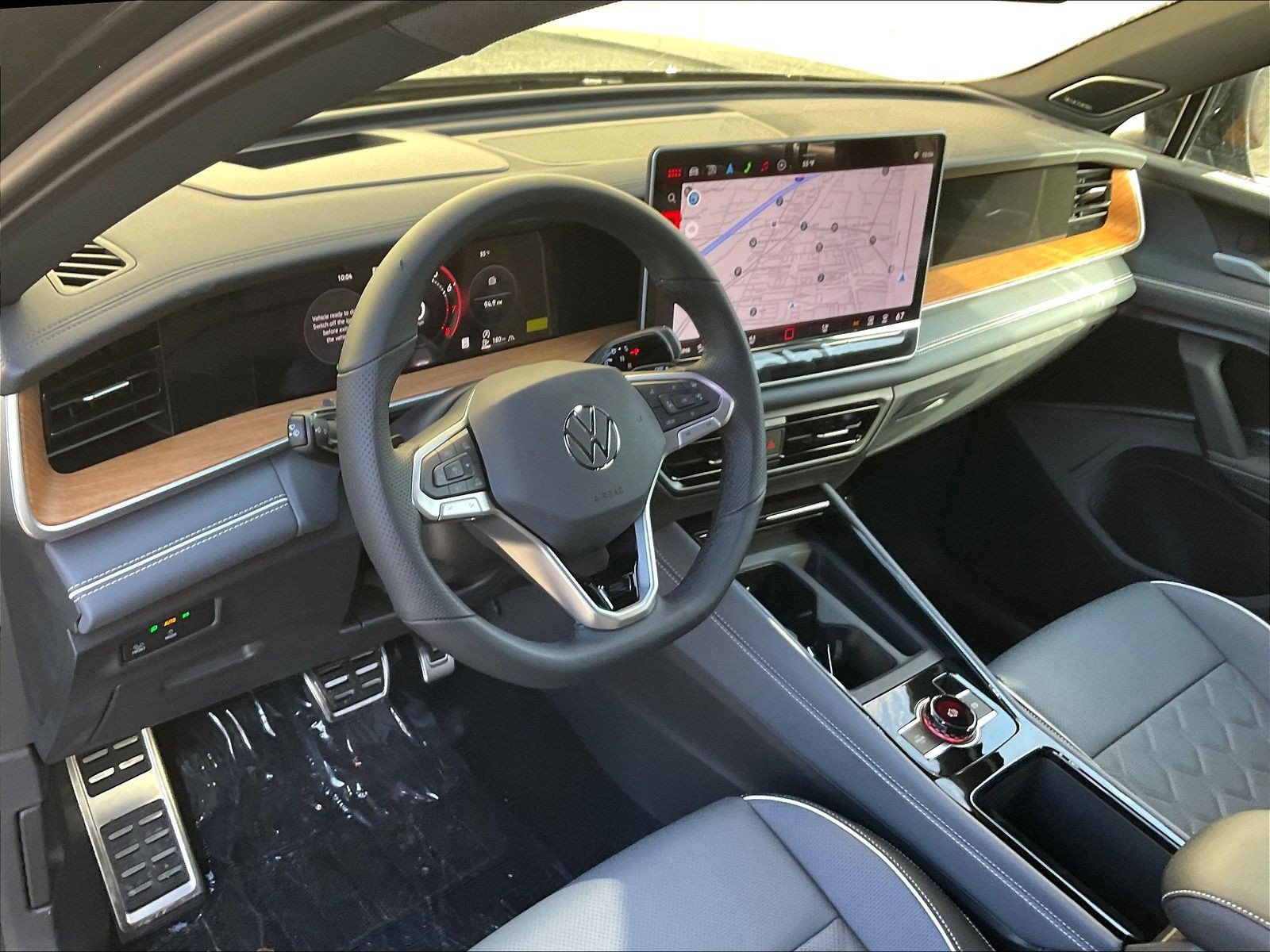New 2026 Volkswagen Tiguan SEL R-Line AWD/4WD image 6
