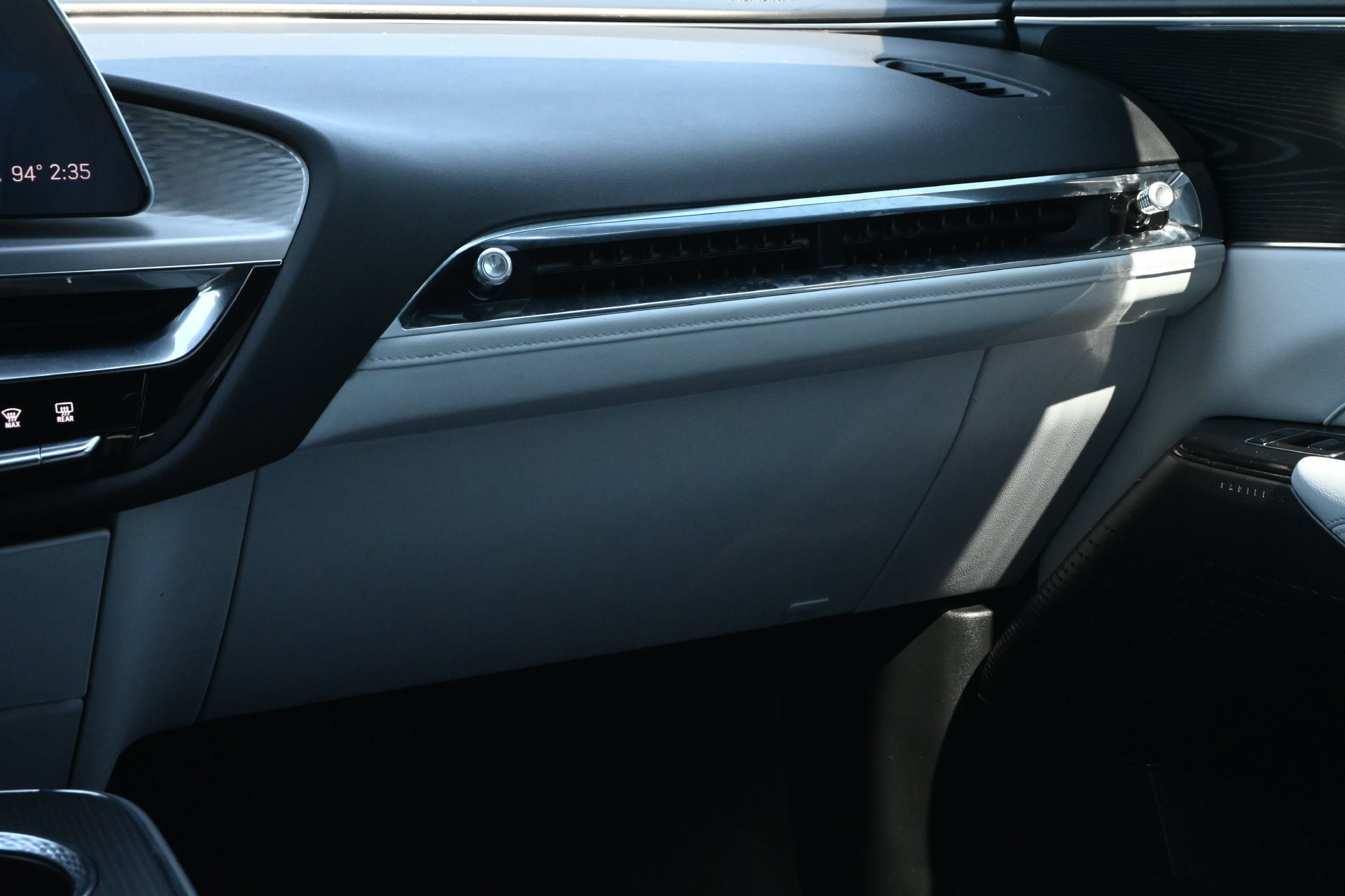 Certified 2024 Cadillac Lyriq Luxury AWD/4WD image 8