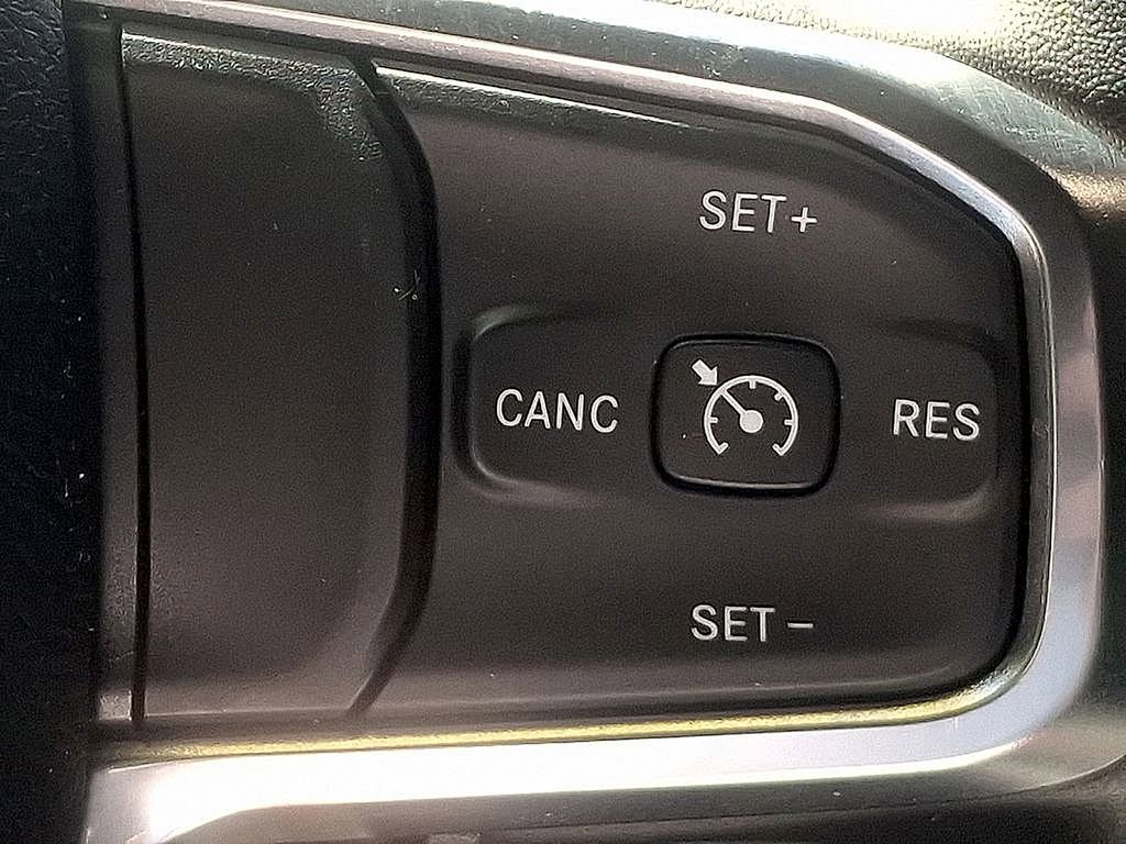Used 2024 RAM 1500 Laramie AWD/4WD image 22