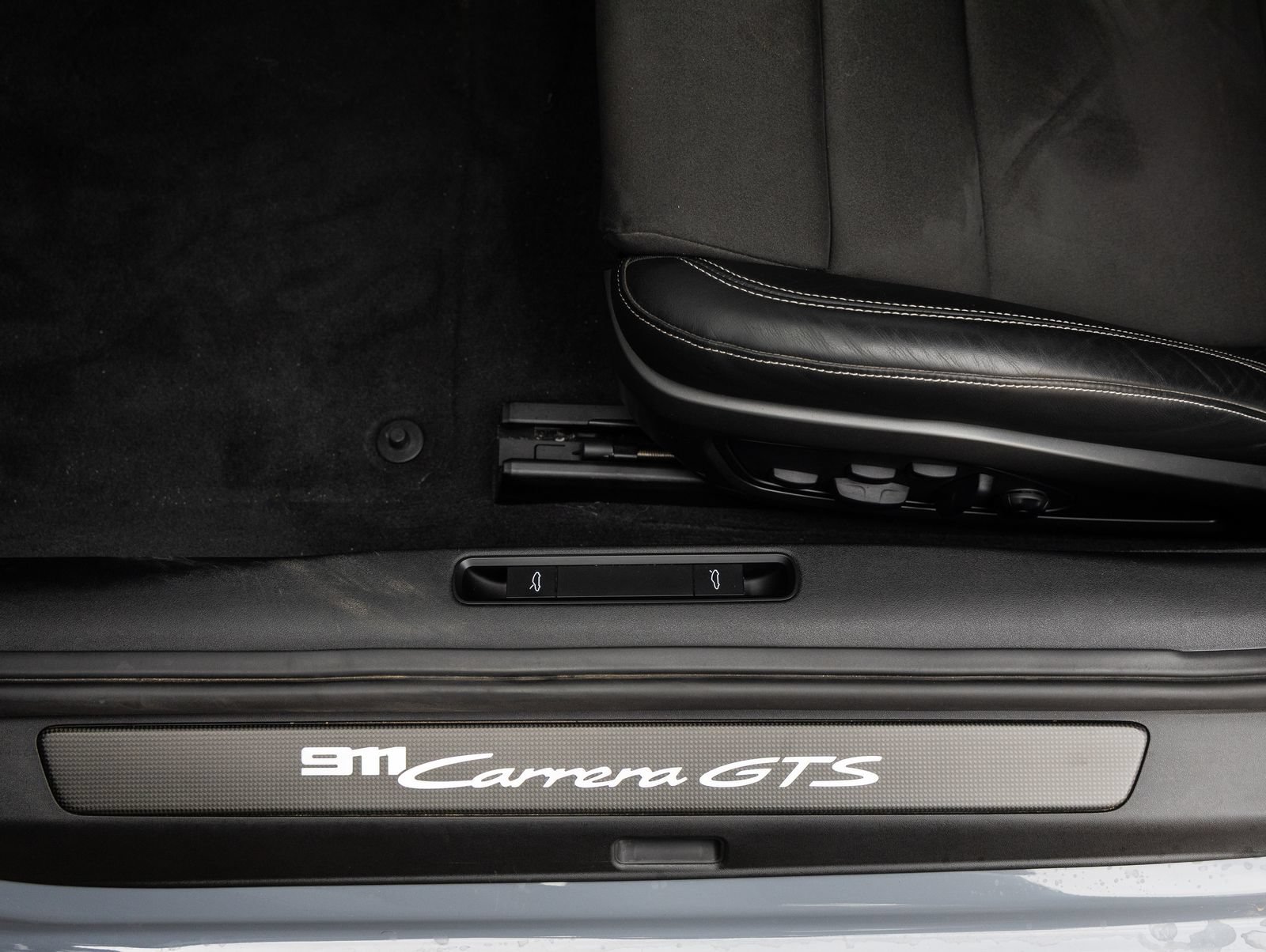 Certified 2023 Porsche 911 Carrera GTS RWD image 21