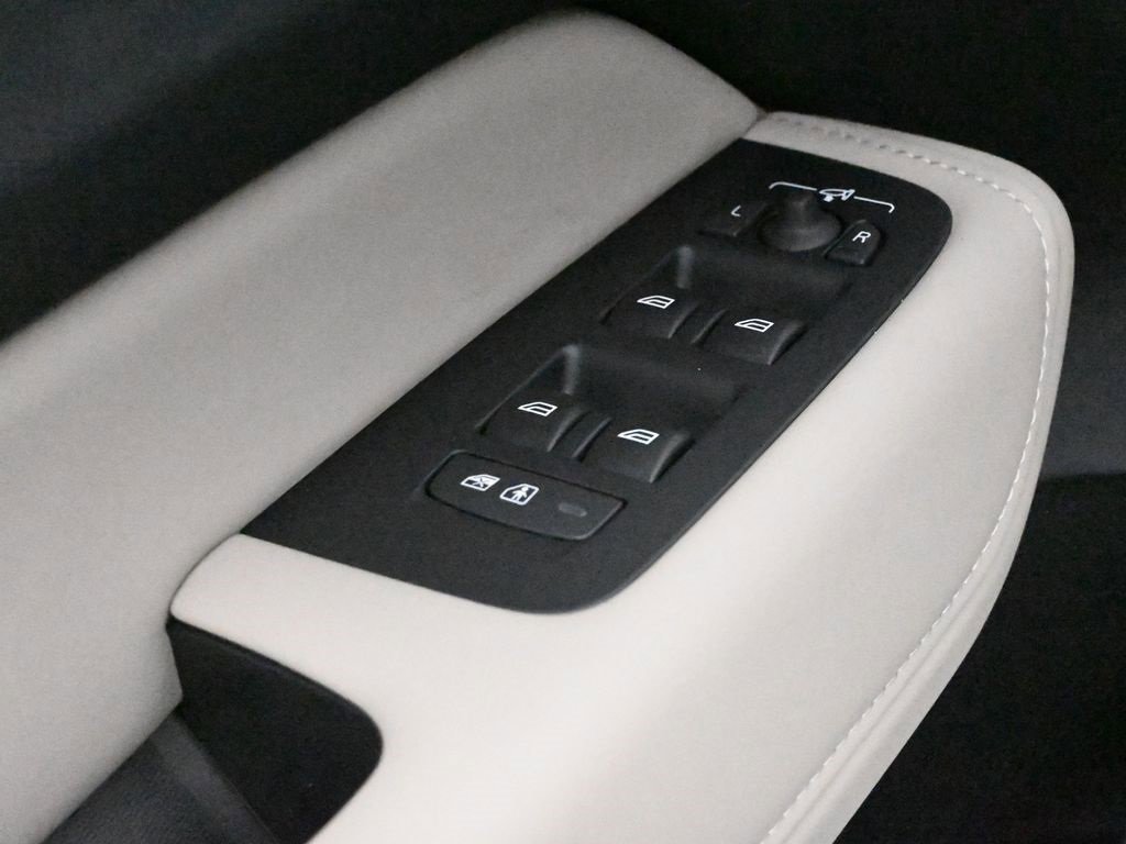 New 2026 Volvo XC60 B5 Plus w/ Protection Package Premier image 11