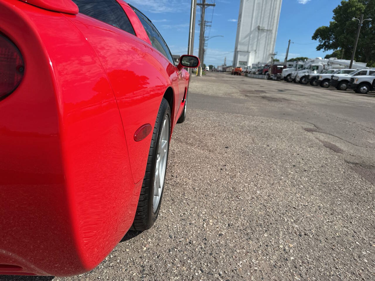 Used 1997 Chevrolet Corvette Coupe w/ Performance Handling Pkg RWD image 23