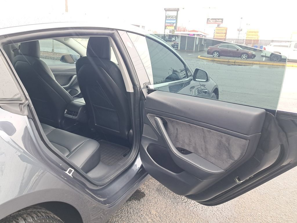 Used 2020 Tesla Model 3 image 14