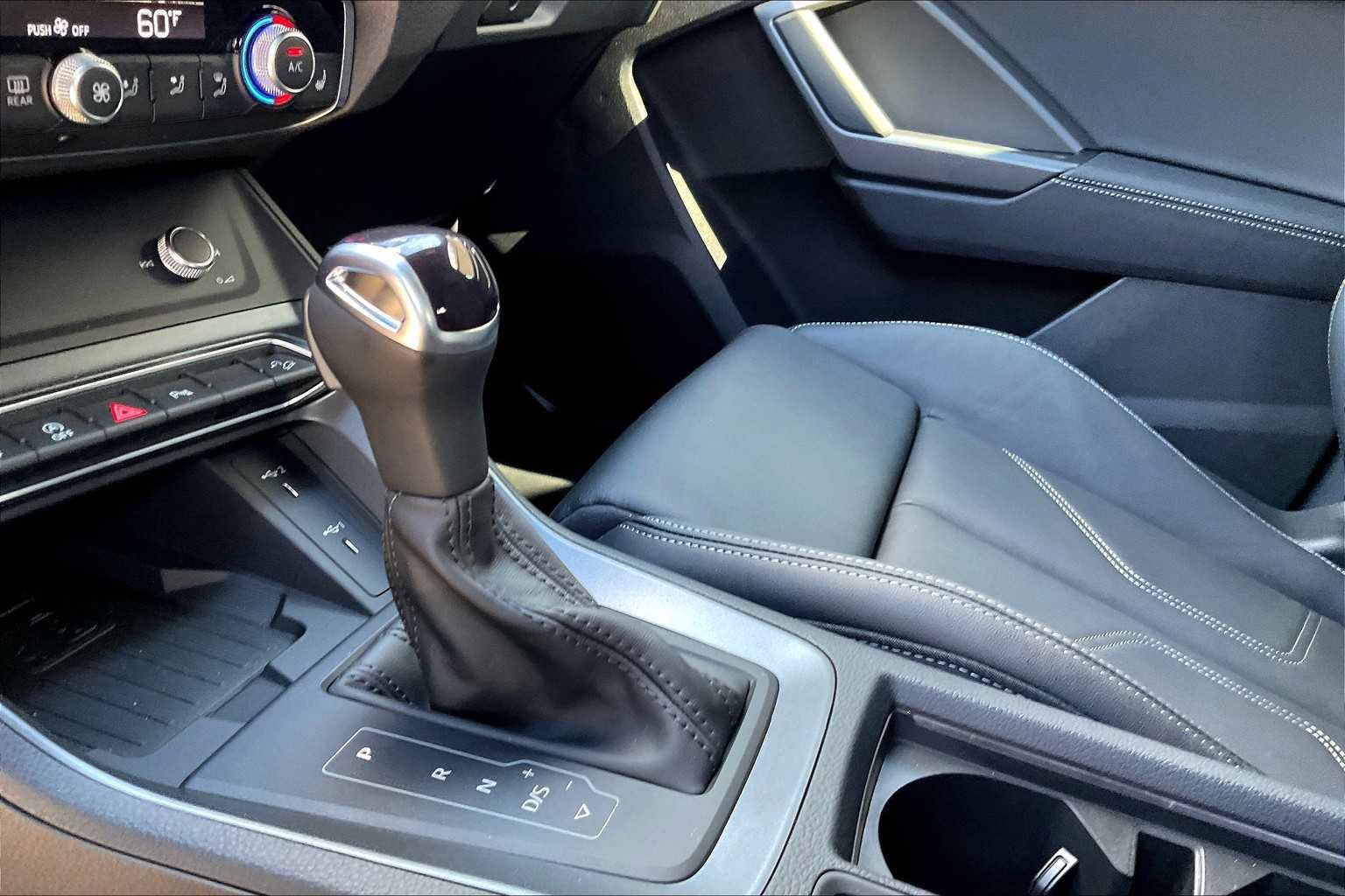 New 2025 Audi Q3 2.0T Premium w/ Convenience Package AWD/4WD image 7