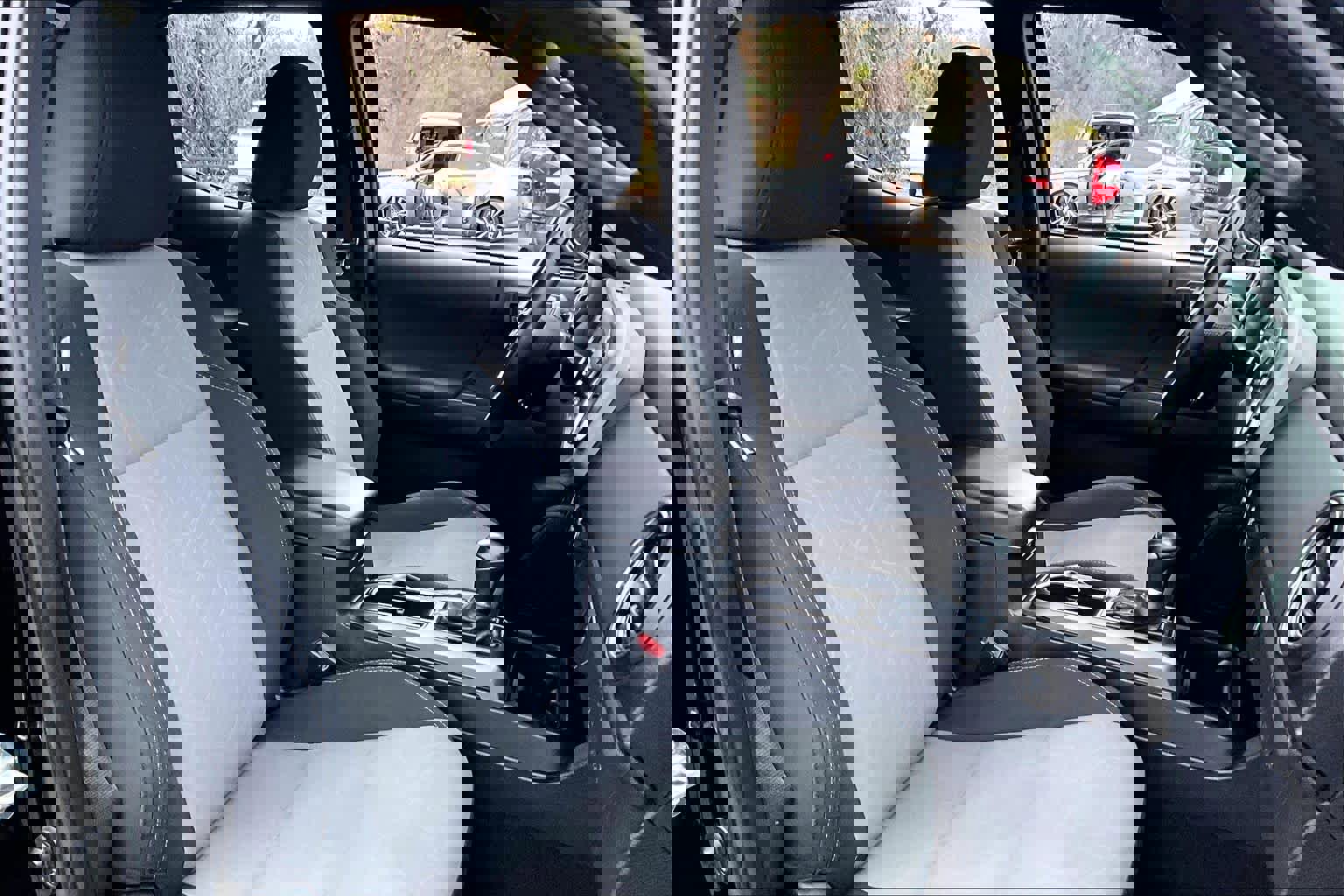 Certified 2022 Toyota Tacoma TRD Off-Road image 8