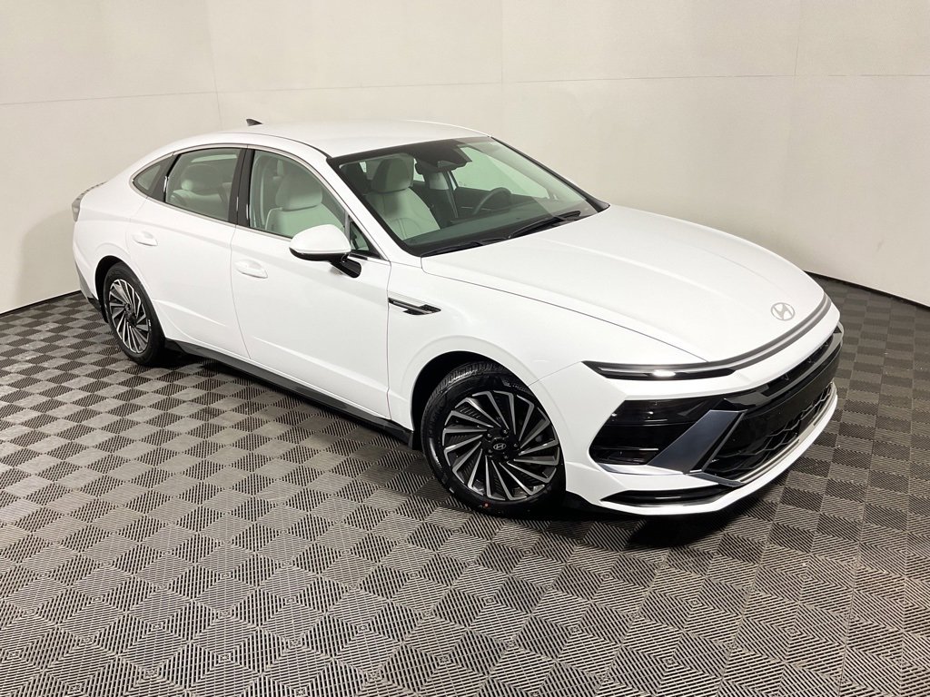 New 2025 Hyundai Sonata SEL image 3