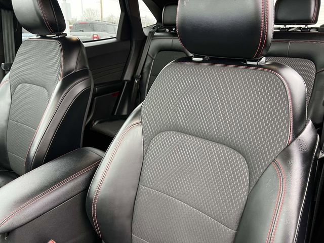 Used 2023 Ford Escape ST-Line image 25
