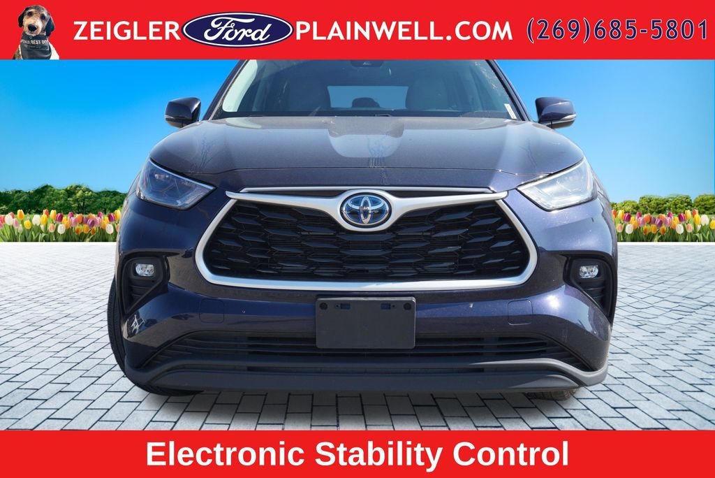 Used 2022 Toyota Highlander LE AWD/4WD image 8