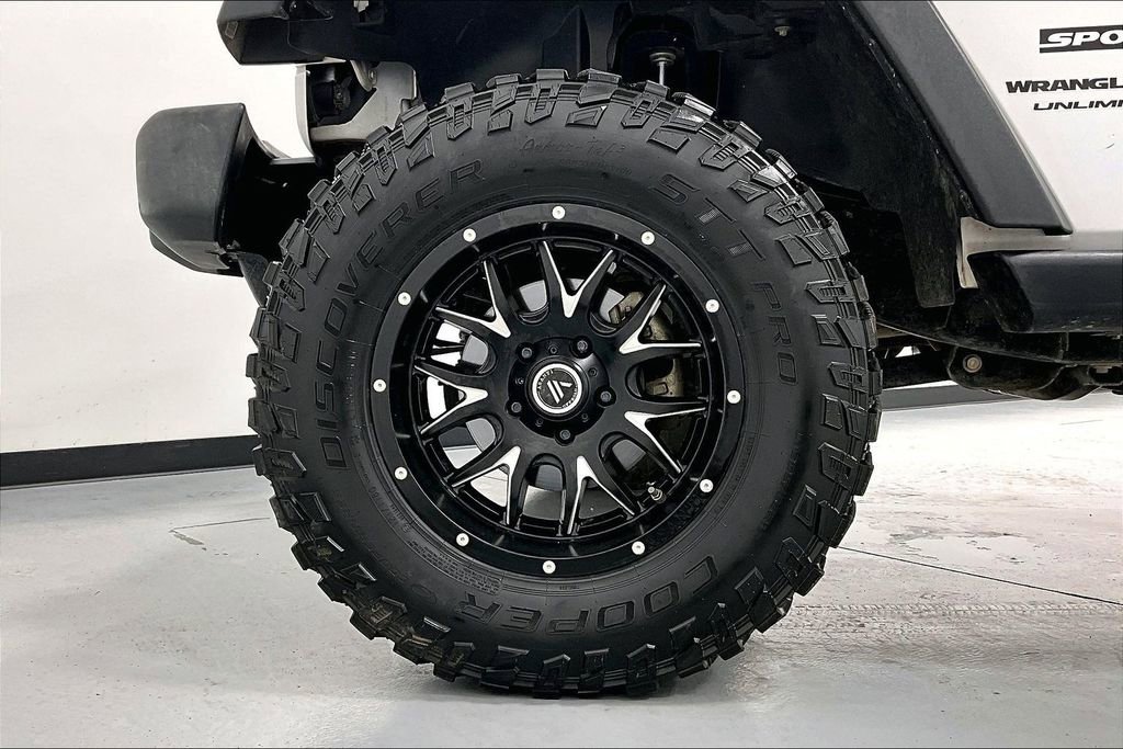 Used 2018 Jeep Wrangler Unlimited Sport S AWD/4WD image 10