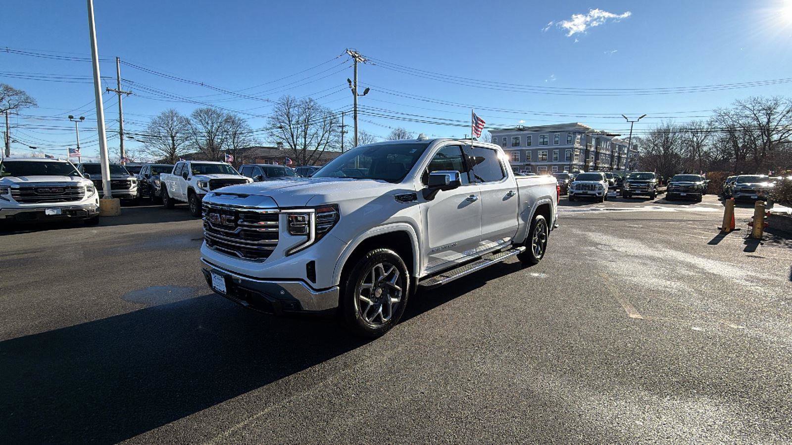 Used 2022 GMC Sierra 1500 SLT w/ SLT Premium Plus Package image 3