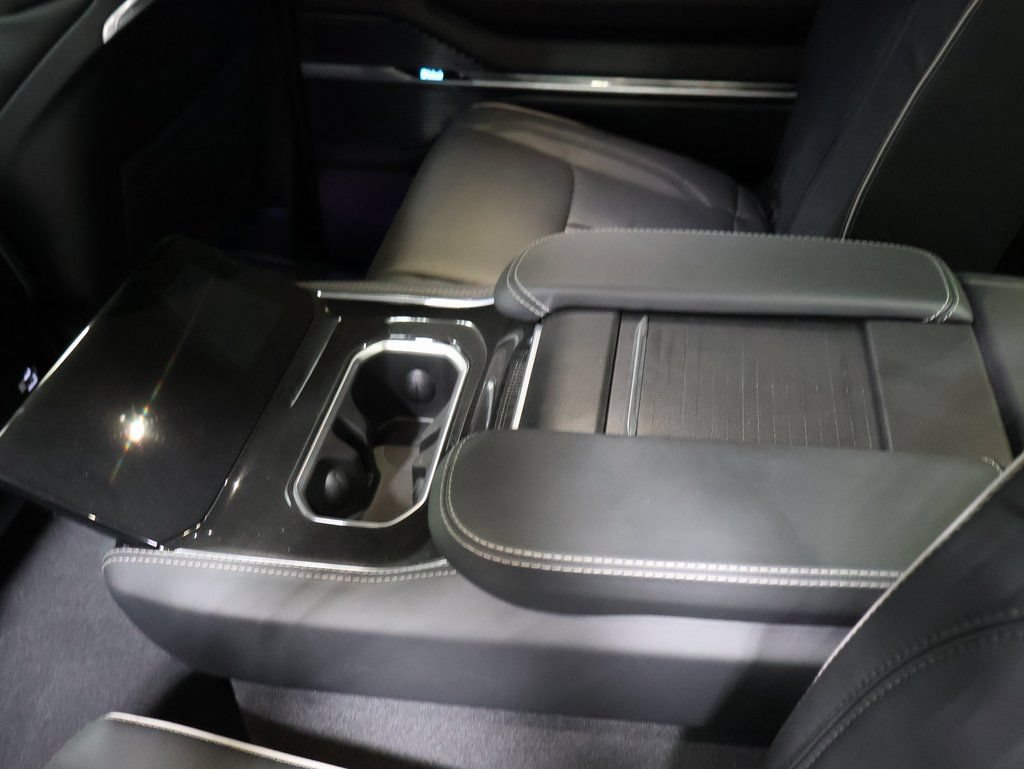 New 2025 Jeep Grand Wagoneer L Series II Obsidian w/ Quick Order Packagew 28T AWD/4WD image 30